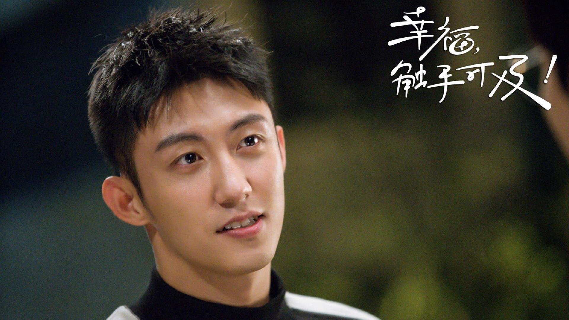 爱游戏登录入口-威少突破吸引包夹助队友轻松得分，威少突破脚步